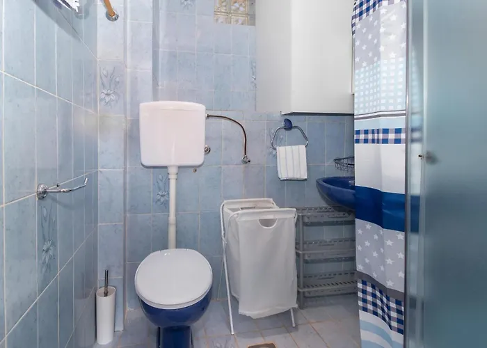 Semesterbostad 3 Bedroom Lovely In