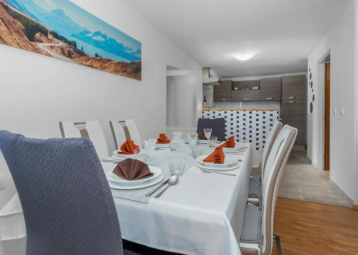 3 Bedroom Lovely In Casa vacanze *