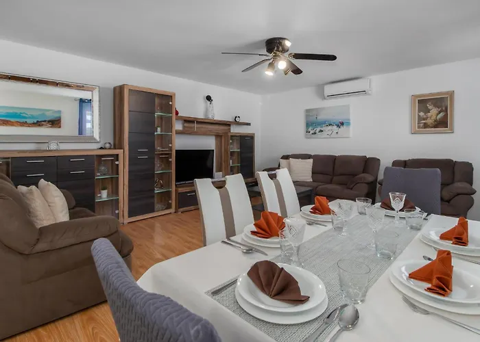 3 Bedroom Lovely In Casa vacanze *